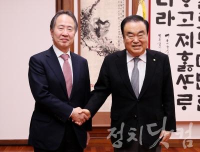 [크기변환]도미타 코지 주한일본대사 예방(1).JPG