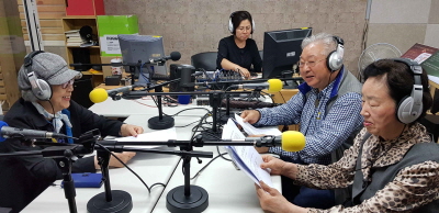 한글학교 학생 할머니, 이번에는 라디오 디제이에 도전