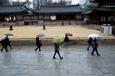 ‘걷기 마일리지’ 참여자 2만명이 기부한 110억 걸음, 기업 현물 참여  '3억원 상당 규모 소외·취약계층 지원'