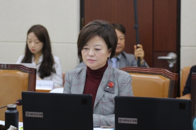 [불법촬영]   매해 적발건 수만 4,000건 이상 - 사후적 처벌로는 한계