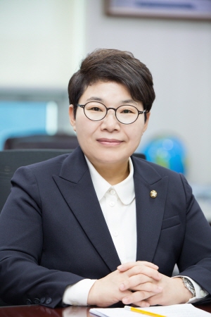 [석면해체]    석면 제거작업 전문적 관리 통해 근로자 건강 보호 법적 근거 마련