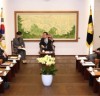 [국회의장]   프랑스-한국 의원친선협회 대표단 예방 받아 - 양국 간 교역 및 투자 균형적 확대되길